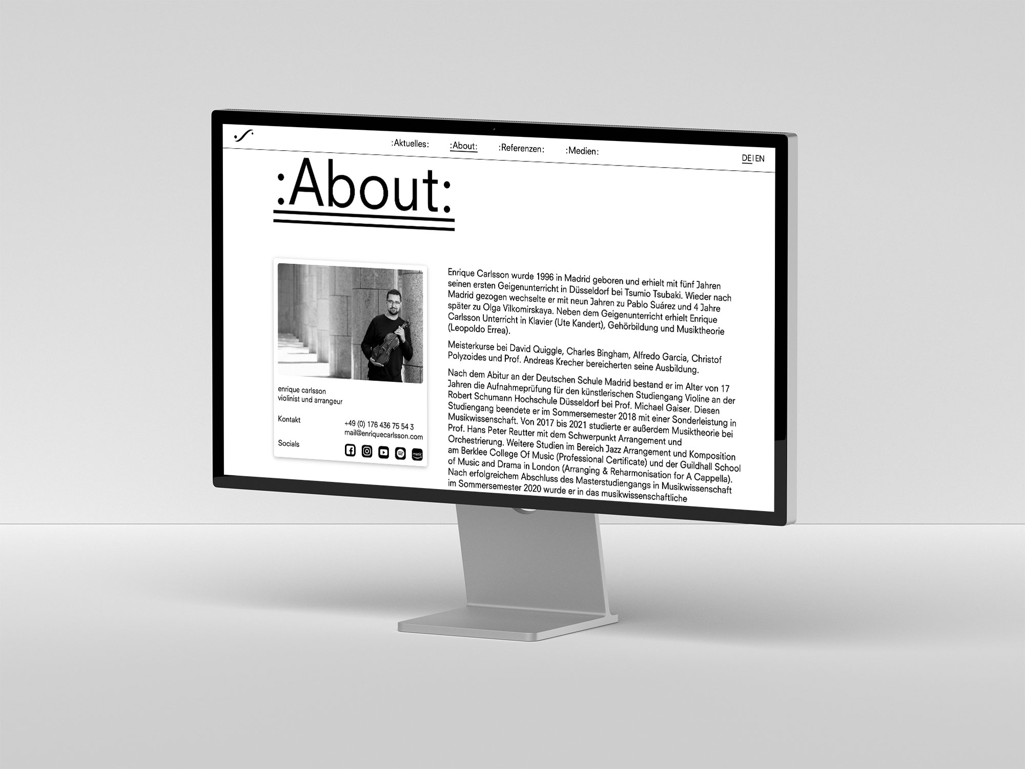 Enrique Carlsson website on display